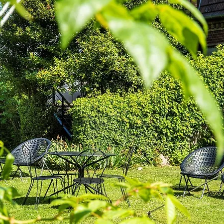 Hotel Les Maisons De Lea & - Radisson Individuals