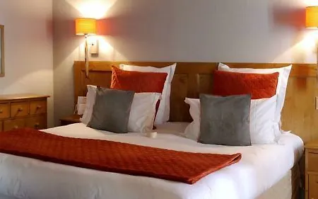 Les Maisons De Lea & - Radisson Individuals فندق