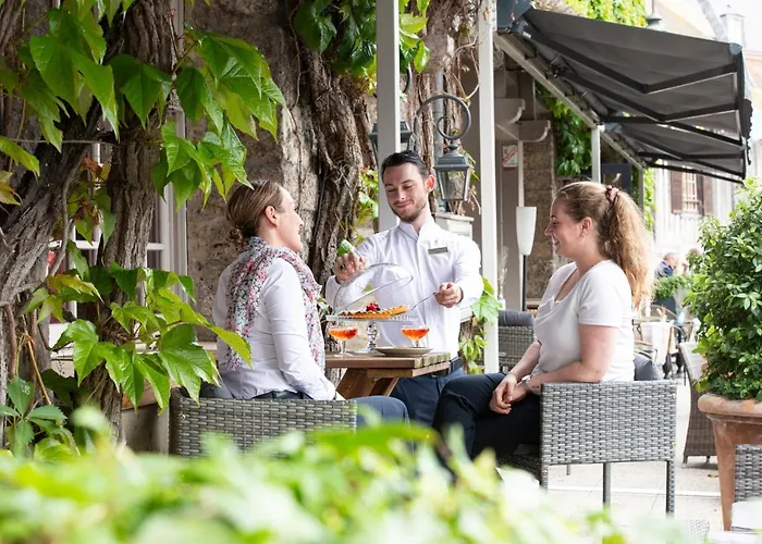 Les Maisons De Lea & - Radisson Individuals 4* Онфлёр