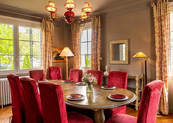 Отель Les Maisons De Lea & - Radisson Individuals 4*