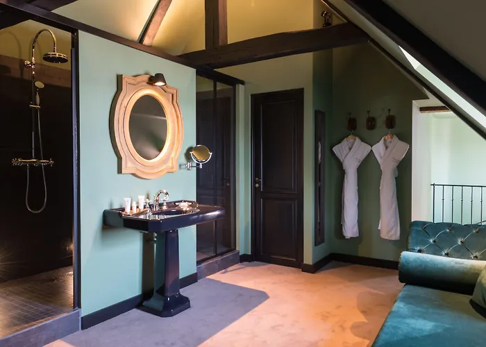 Отель Les Maisons De Lea & - Radisson Individuals 4*